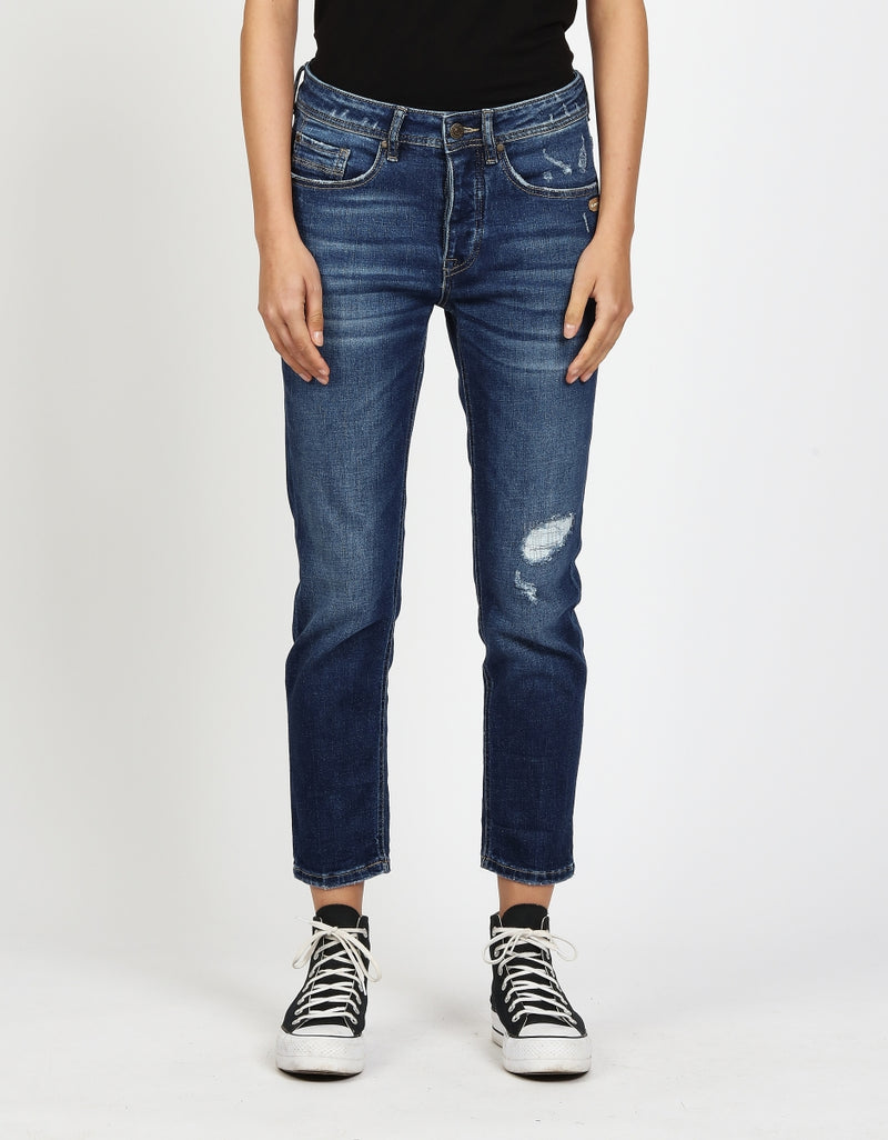 94NICA CROPPED Damen
